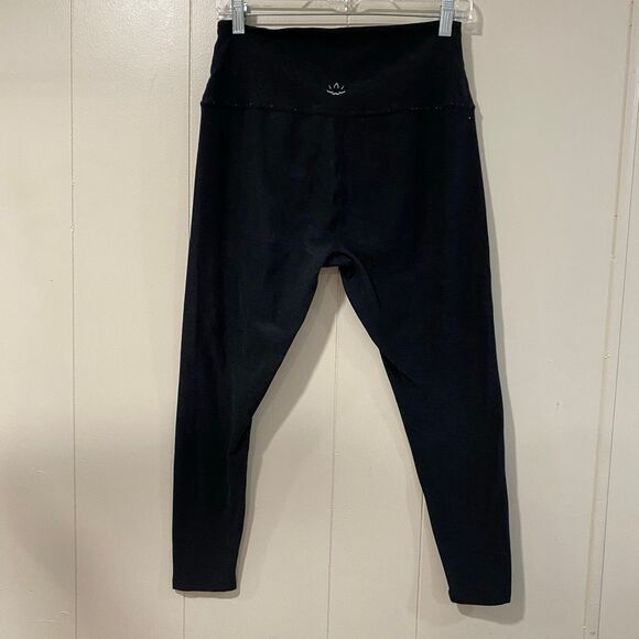 Beyond Yoga Black High Waisted Leggings XL Made in USA - Picture 2 of 6